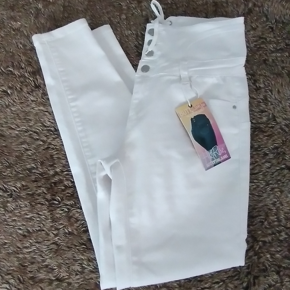 White "butt I ❤ you" booty lifting jeans. Size 9